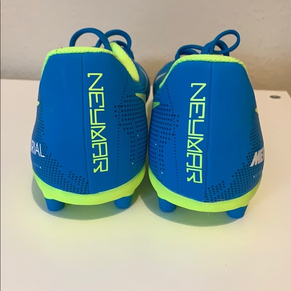 Brand New Nike Soccer Cleats - Picture 7 of 8